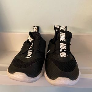 Kids flex runner nikes
